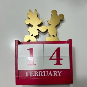 Mickey and Minnie Mouse February wood block calendar